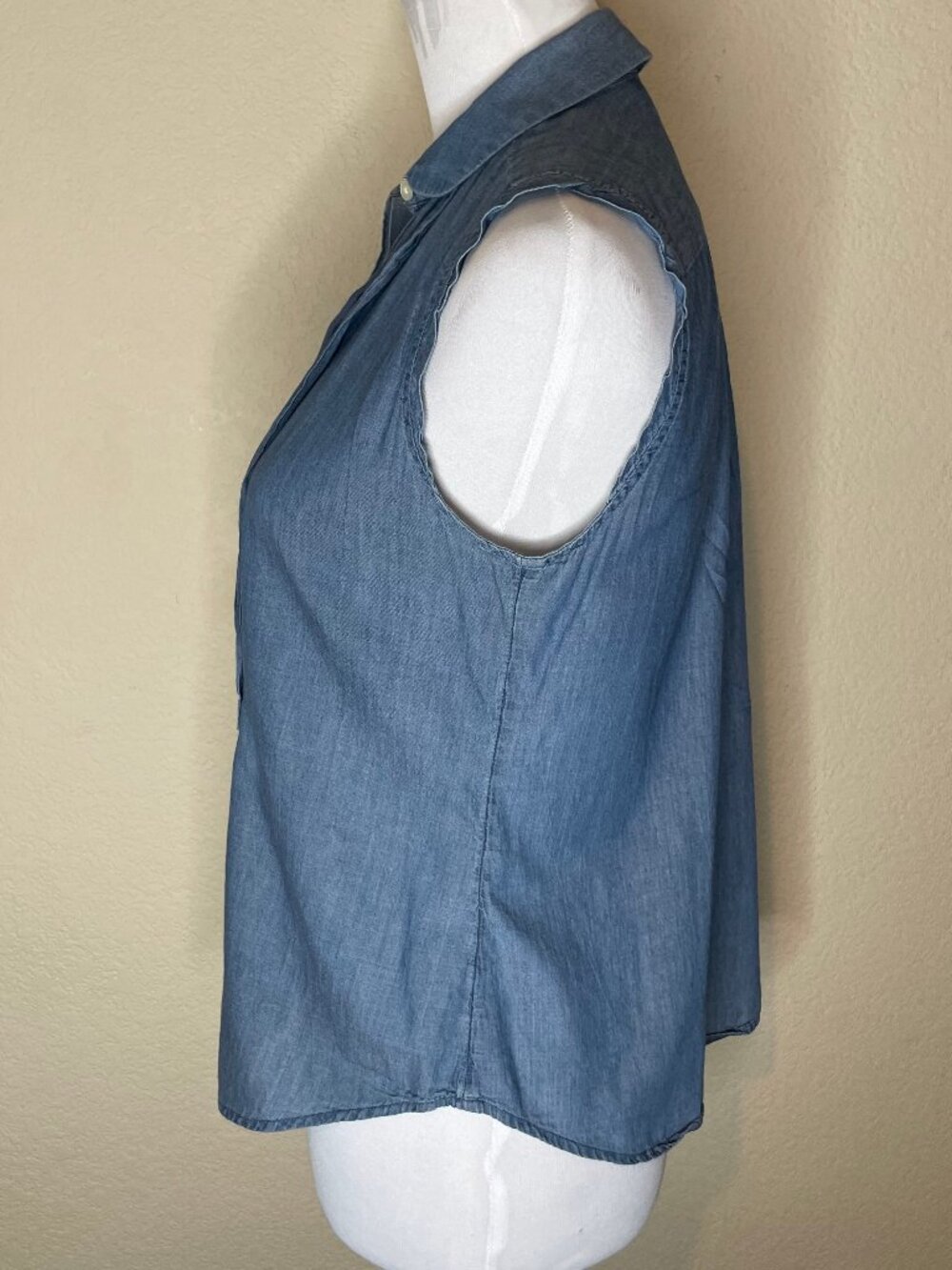 LOFT Western Indie Chambray Pintuck Sleeveless Popover Henley Denim Shirt SP - Picture 5 of 12